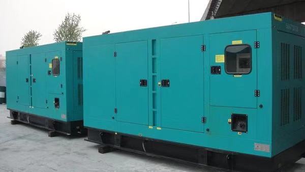 蒸湘康明斯400kw大型柴油二手发电机组
