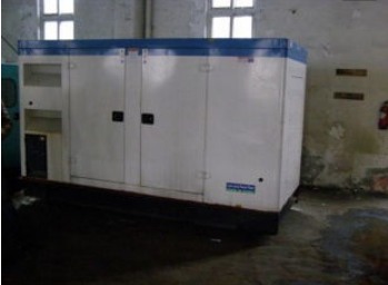 蒸湘康明斯150kw大型柴油二手发电机组